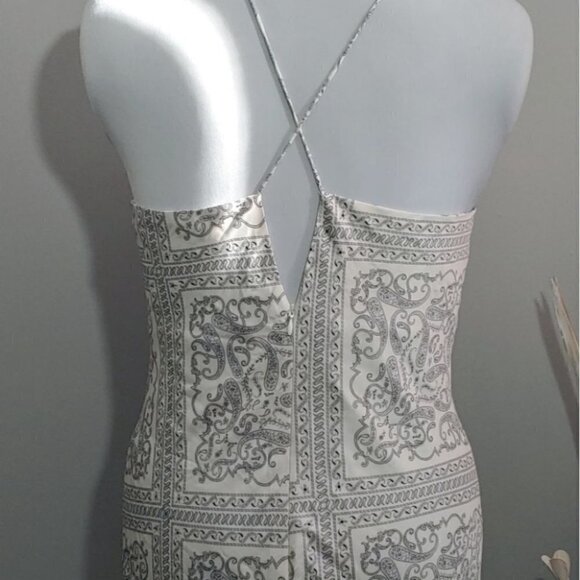 NWT EN SAISON Satin paisley print maxi dress - Picture 7 of 16